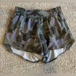 Lululemon hotty hot shorts camo size 4